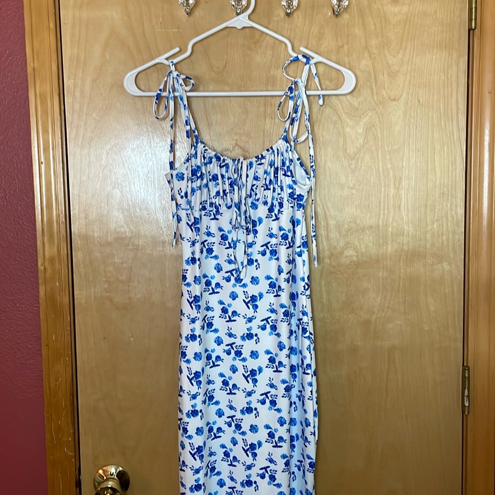 TikTok shop floral long dress 92% polyester silky feel soft stretchy size M blue